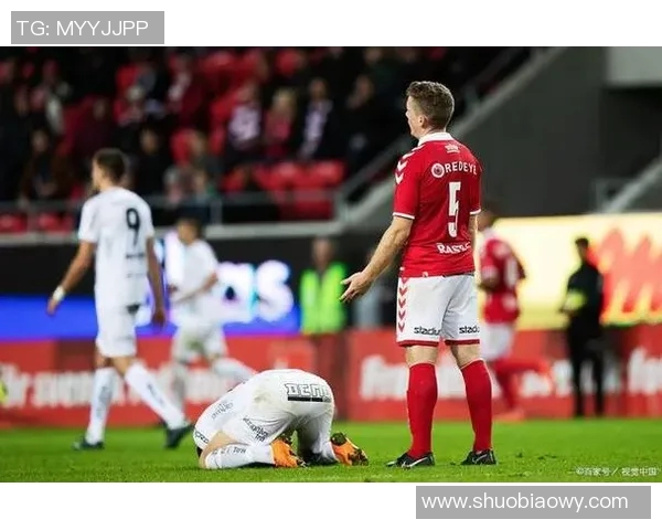 法尔肯堡与赫根的激烈对决揭示足球战术与球队实力的较量