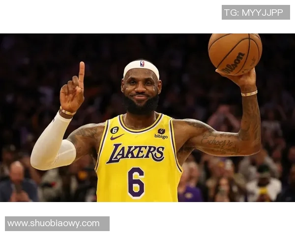 詹姆斯：从篮球场上的传奇到全球体育文化的引领者