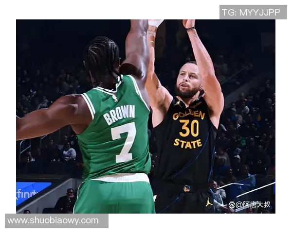 凯尔特人主场迎战勇士双方争夺季后赛关键胜利